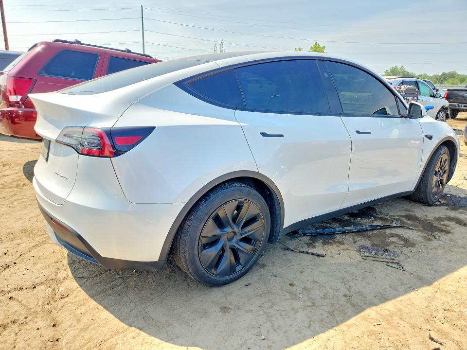 Photo 3 from auction – 2024 TESLA MODEL Y with VIN 7SAYGAEE0RF098764