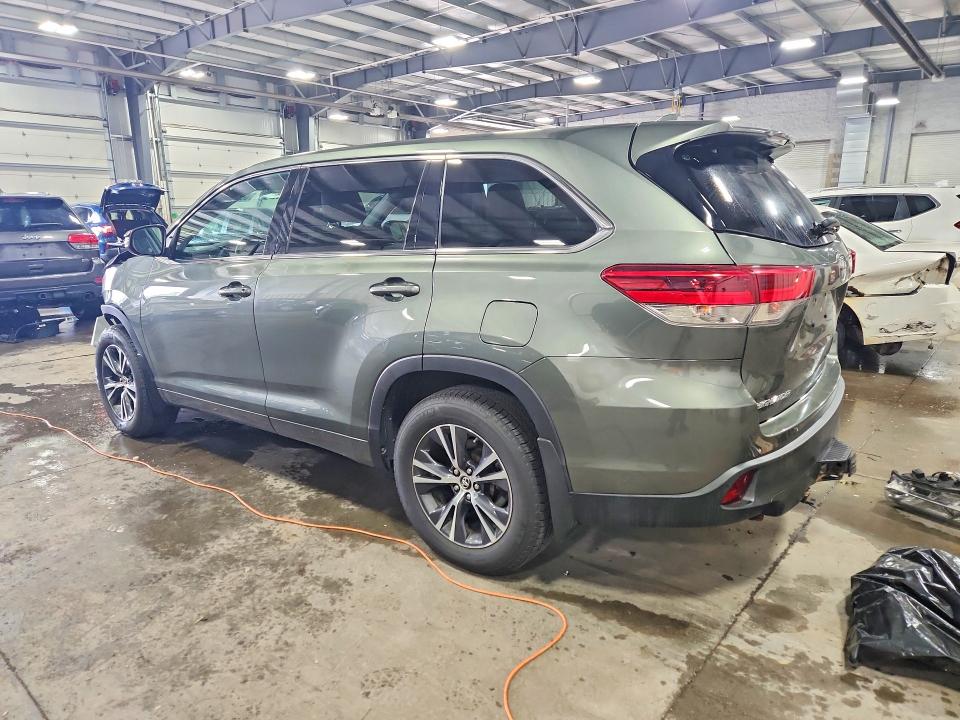 Photo 2 from auction – 2018 TOYOTA HIGHLANDER with VIN 5TDBZRFH3JS834844