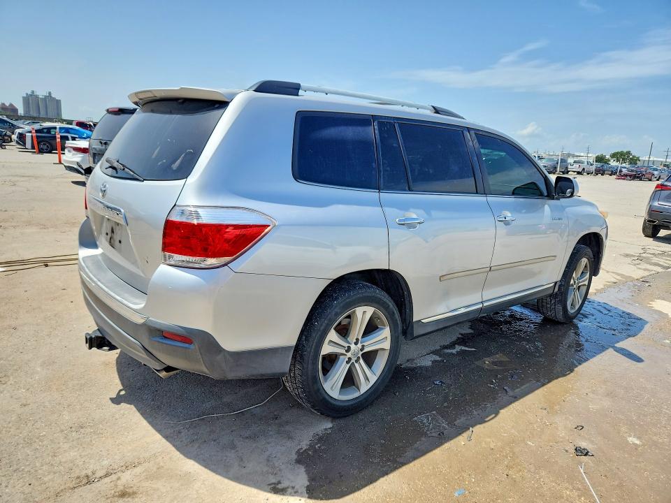 Photo 3 from auction – 2011 TOYOTA HIGHLANDER with VIN 5TDYK3EH8BS045393
