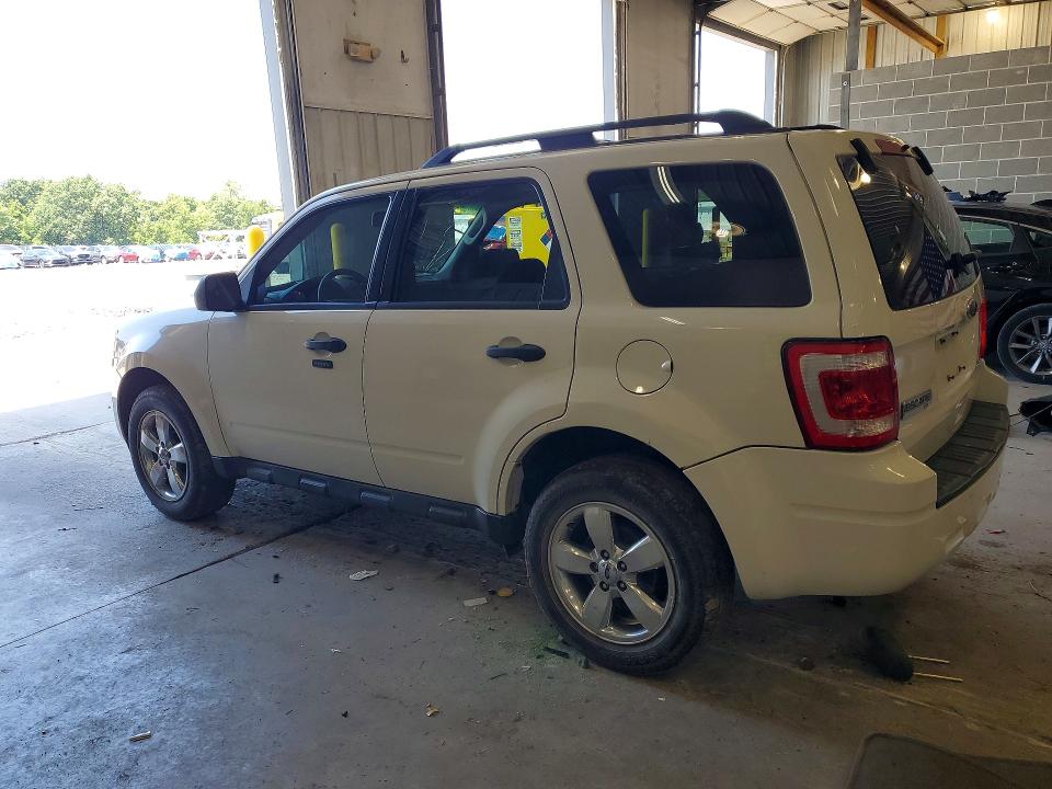 Photo 2 from auction – 2010 FORD ESCAPE with VIN 1FMCU0D73AKA33245