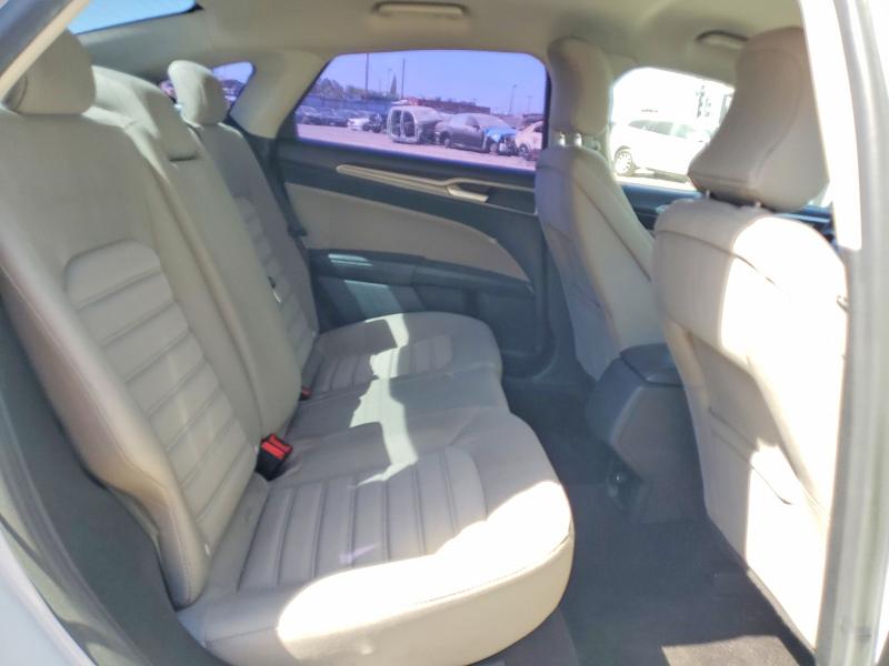 Photo 10 from auction – 2019 FORD FUSION with VIN 3FA6P0G75KR108521