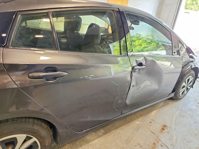 Photo 10 from auction – 2018 TOYOTA PRIUS PRIME with VIN JTDKARFP2J3100468