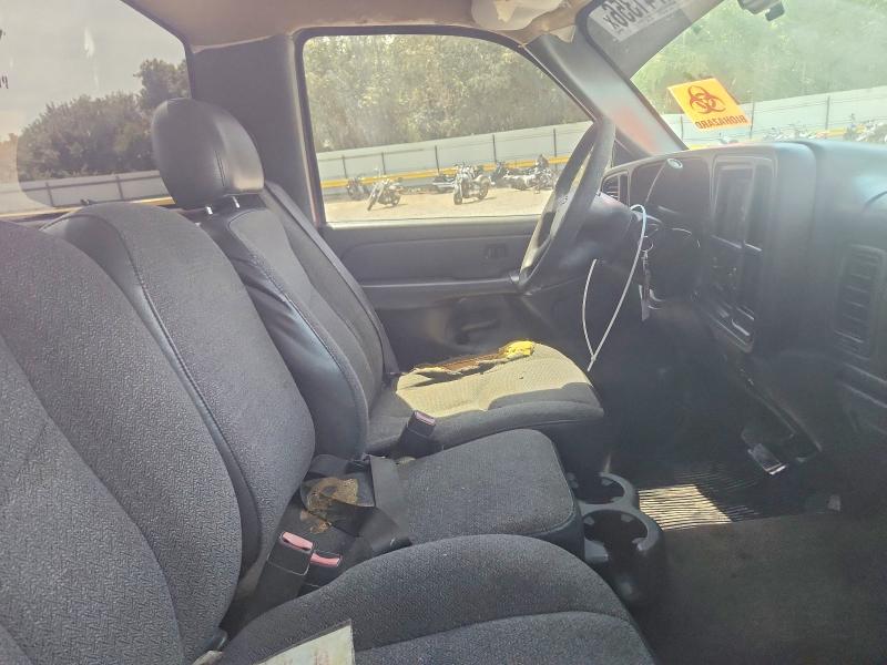 Photo 10 from auction – 2005 CHEVROLET SILVERADO with VIN 1GCEC14X95Z293295