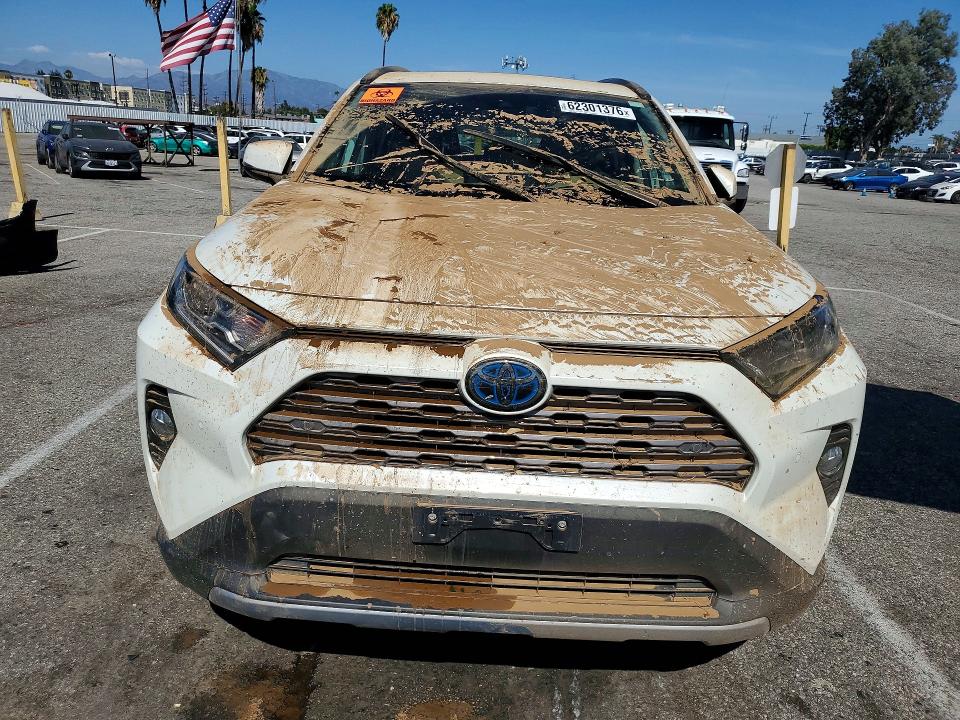 Photo 5 from auction – 2020 TOYOTA RAV4 with VIN 2T3DWRFV6LW068682