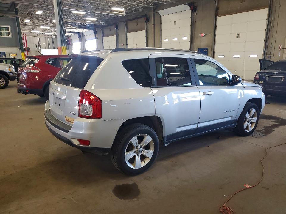 Photo 3 from auction – 2011 JEEP COMPASS with VIN 1J4NT1FB3BD175568