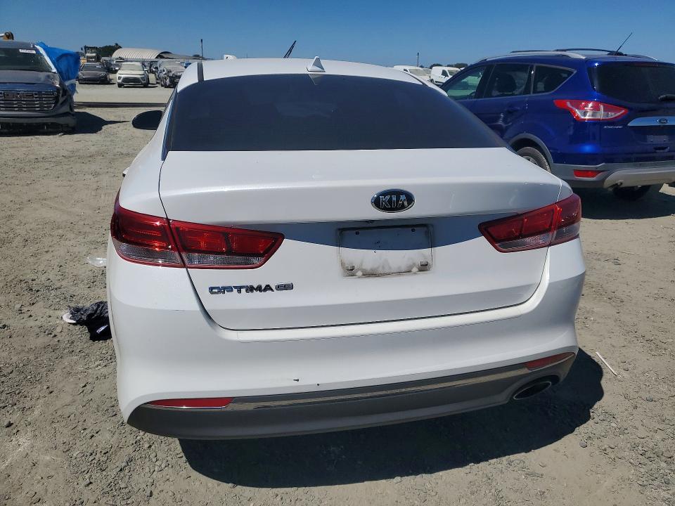 Photo 6 from auction – 2017 KIA OPTIMA with VIN 5XXGT4L30HG166323