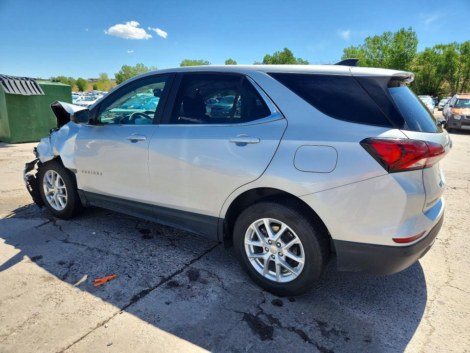 Zdjęcie 2 z aukcji – 2022 CHEVROLET EQUINOX z VIN 2GNAXTEVXN6111117