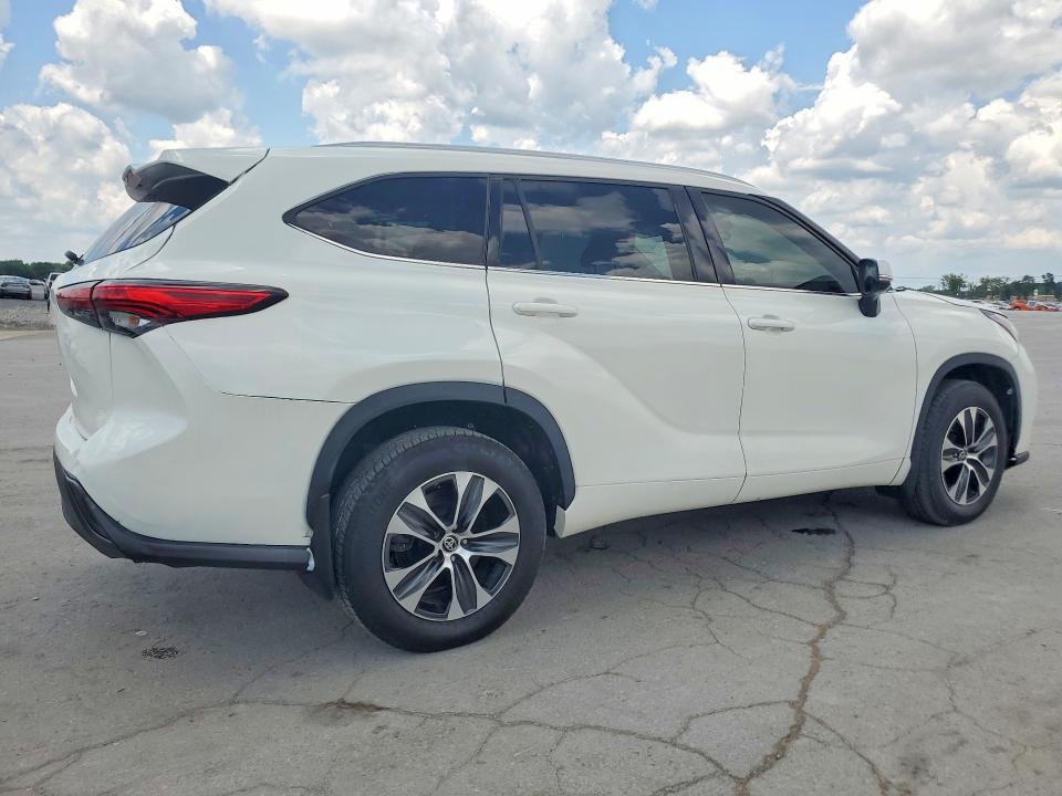 Photo 3 from auction – 2021 TOYOTA HIGHLANDER with VIN 5TDGZRBH8MS079660
