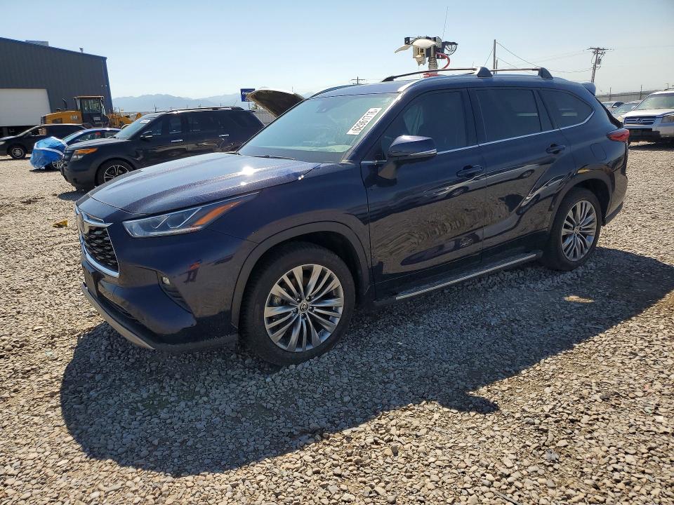 TOYOTA HIGHLANDER 2022 with VIN 5TDFZRAH3NS100025 - Photo from auction