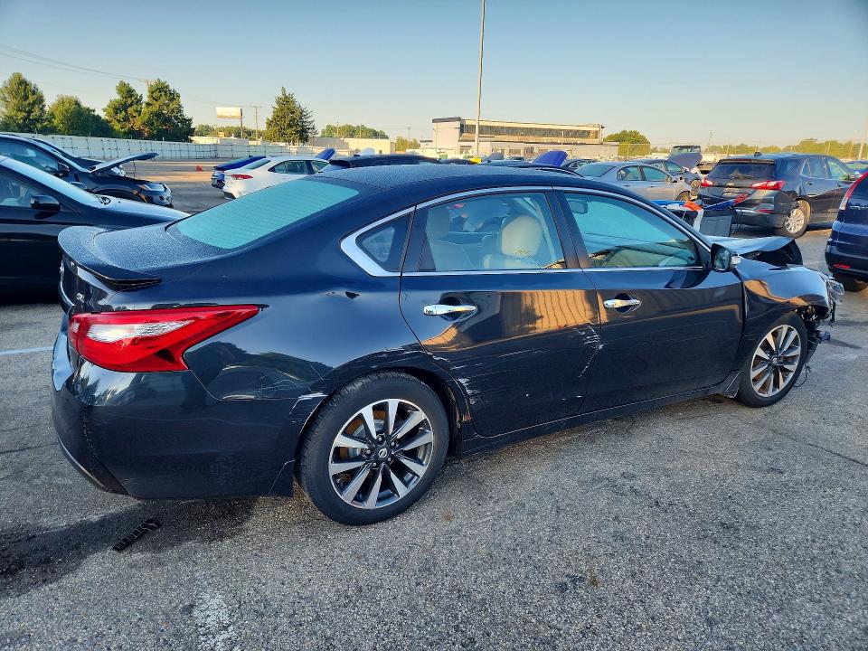 Photo 3 from auction – 2016 NISSAN ALTIMA with VIN 1N4AL3APXGC267315