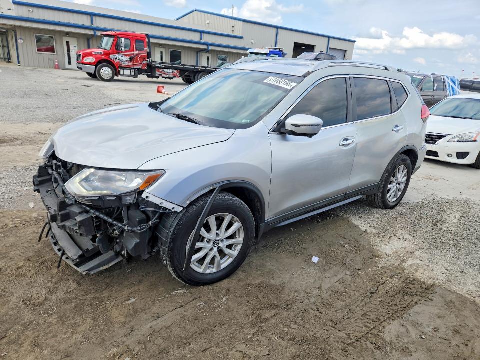 NISSAN ROGUE 2017 with VIN 5N1AT2MT7HC832064 - Photo from auction