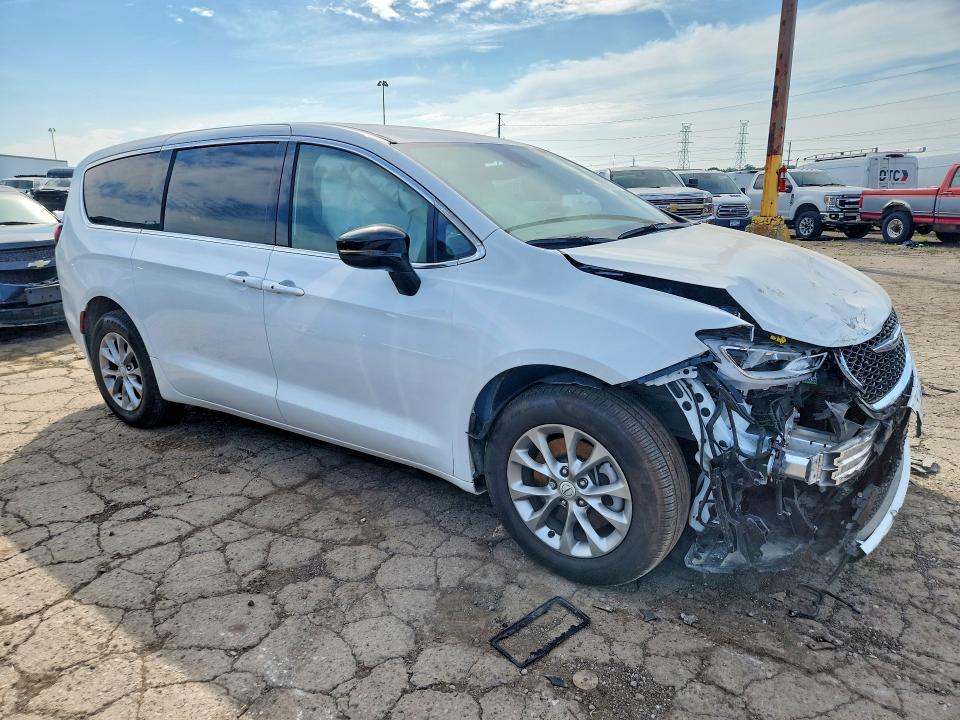 Photo 4 from auction – 2026 CHRYSLER PACIFICA with VIN 2C4RC3BG1TR174180