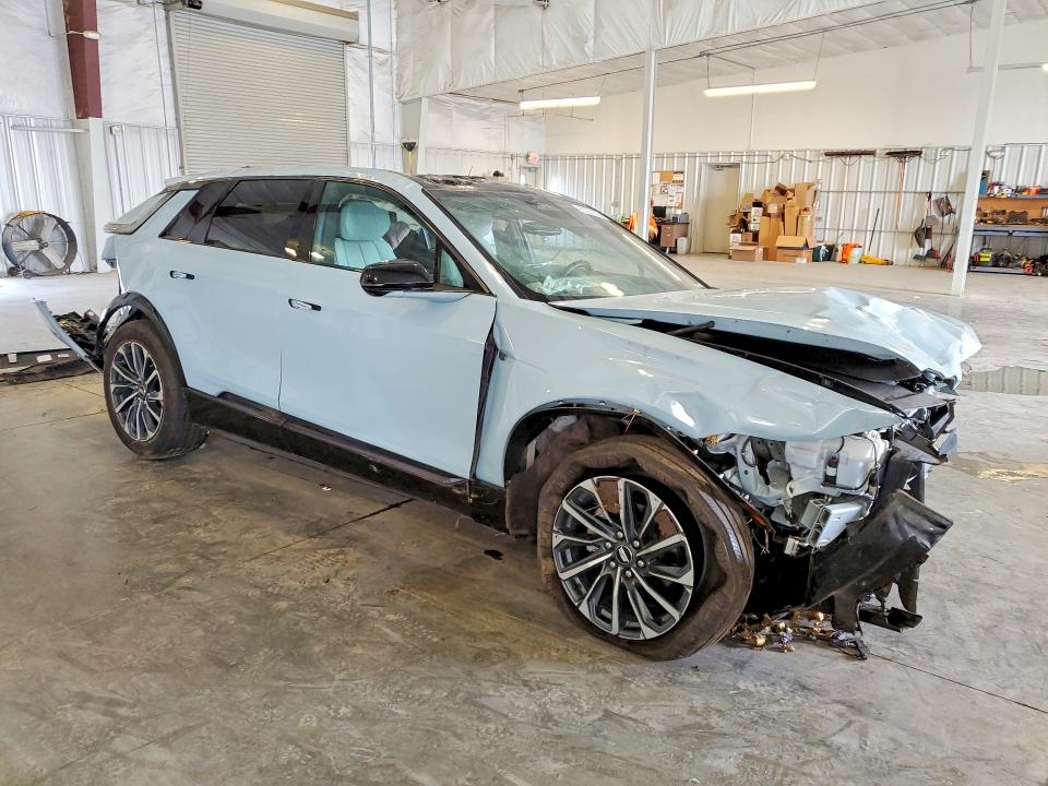 Photo 4 from auction – 2024 CADILLAC LYRIQ with VIN 1GYKPTRL9RZ122166