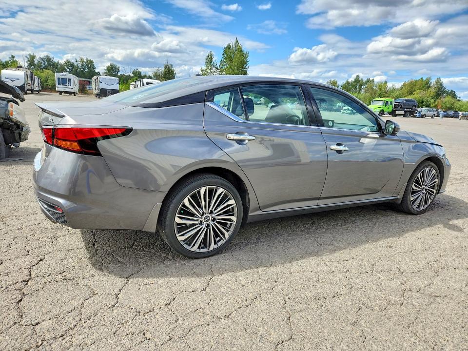 Photo 3 from auction – 2023 NISSAN ALTIMA with VIN 1N4BL4EW7PN378596