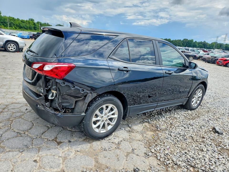 Photo 3 from auction – 2021 CHEVROLET EQUINOX with VIN 2GNAXHEV9M6112643