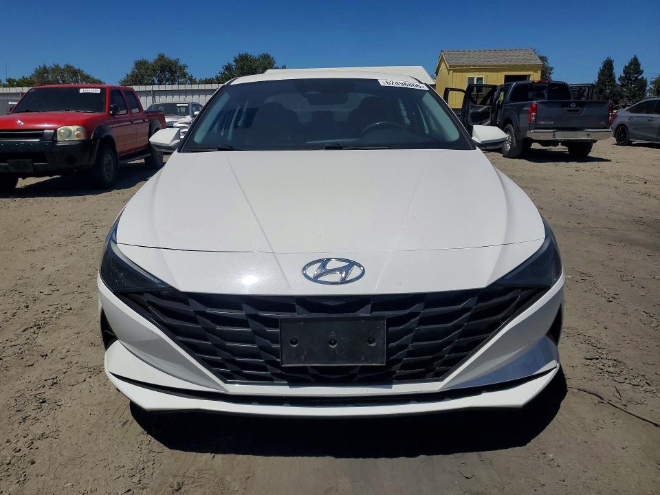 Photo 5 from auction – 2023 HYUNDAI ELANTRA with VIN 5NPLM4AGXPH109342