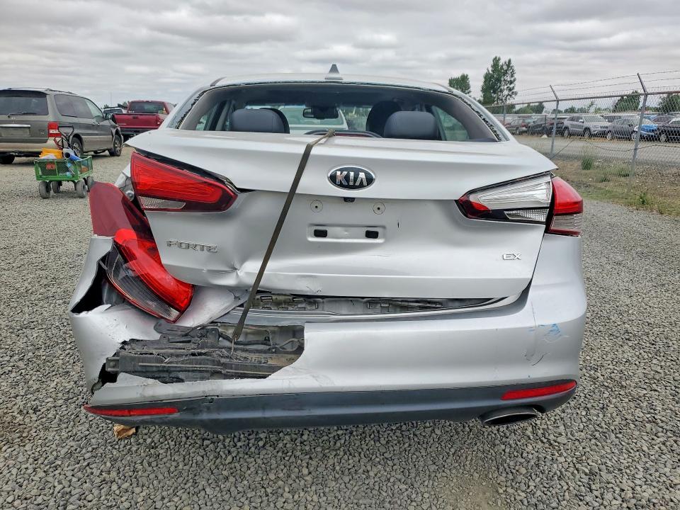 Photo 6 from auction – 2017 KIA FORTE with VIN 3KPFN4A87HE005383