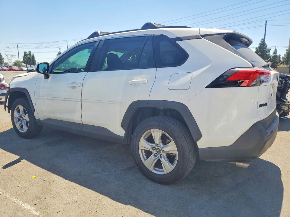 Photo 2 from auction – 2020 TOYOTA RAV4 with VIN 2T3W1RFV2LC061995