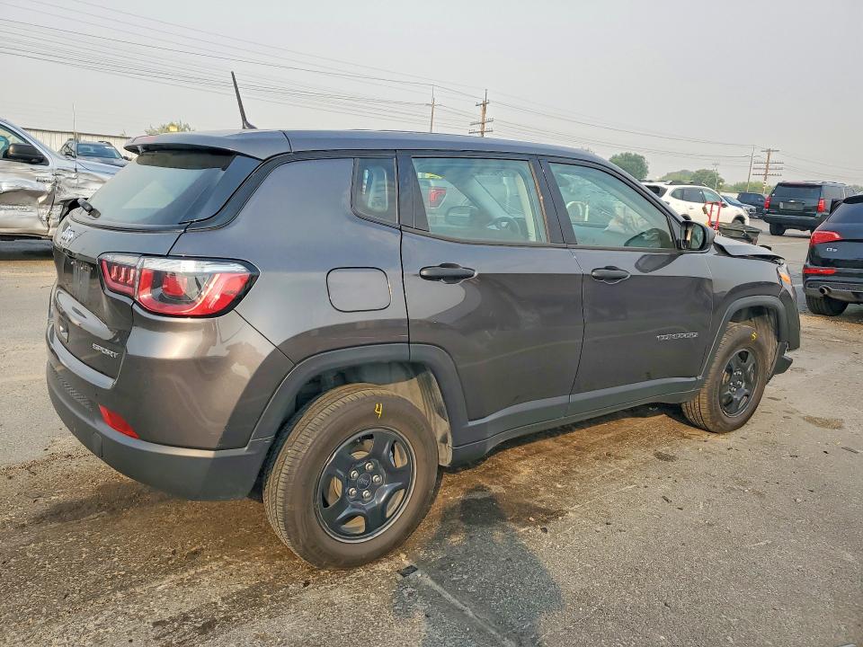 Photo 3 from auction – 2018 JEEP COMPASS with VIN 3C4NJDAB8JT415596