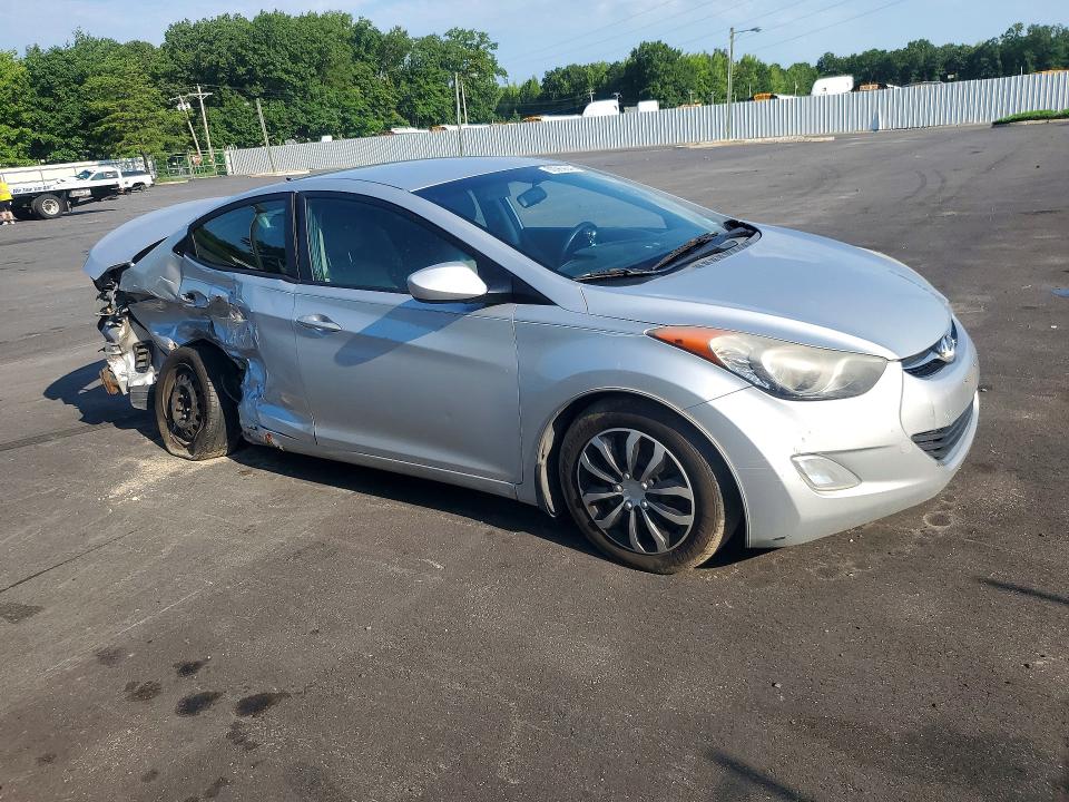 Photo 4 from auction – 2011 HYUNDAI ELANTRA with VIN KMHDH4AE9BU133147