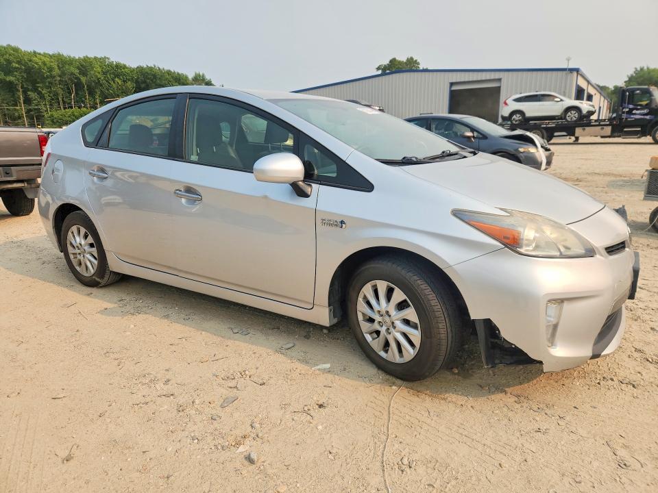 Photo 4 from auction – 2013 TOYOTA PRIUS PLUG-IN HYBRID with VIN JTDKN3DP2D3038921