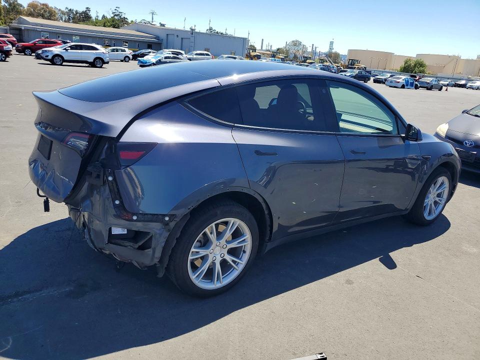 Фото 3 с аукциона – 2022 TESLA MODEL Y с VIN 7SAYGDEE3NF576722