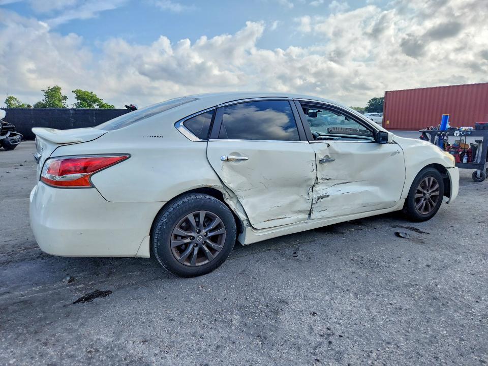 Photo 3 from auction – 2015 NISSAN ALTIMA with VIN 1N4AL3AP3FC196280