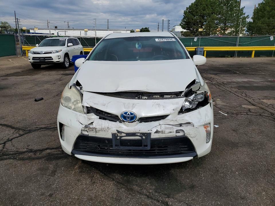 Photo 5 from auction – 2014 TOYOTA PRIUS with VIN JTDKN3DU6E1814048