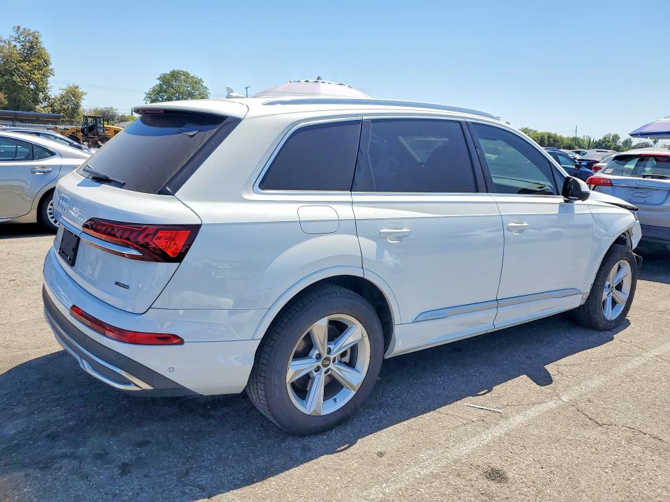 Photo 3 from auction – 2022 AUDI Q7 with VIN WA1AJBF75ND012138