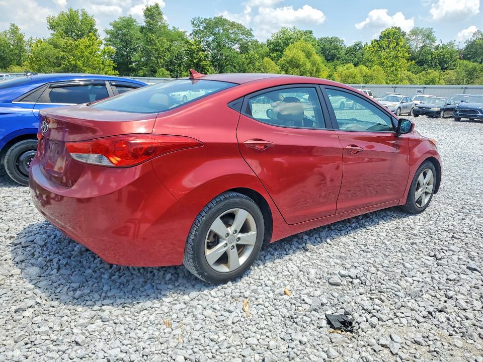 Photo 3 from auction – 2011 HYUNDAI ELANTRA with VIN KMHDH4AE7BU103578