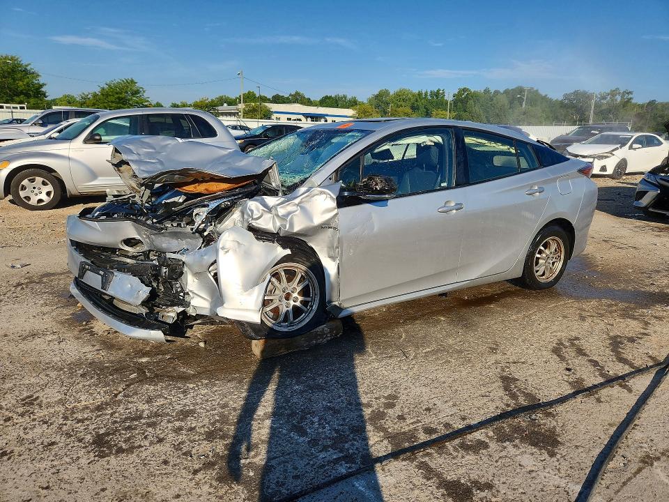 TOYOTA PRIUS 2016 with VIN JTDKARFU3G3002046 - Photo from auction