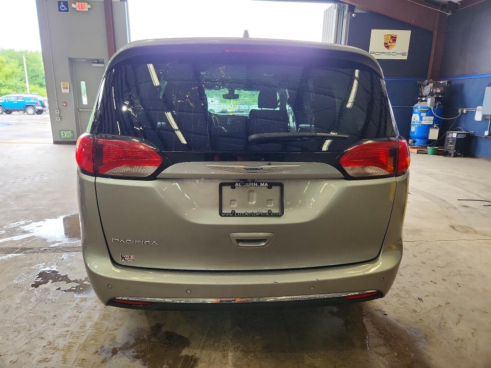 Photo 6 from auction – 2020 CHRYSLER PACIFICA with VIN 2C4RC1BG8LR276905