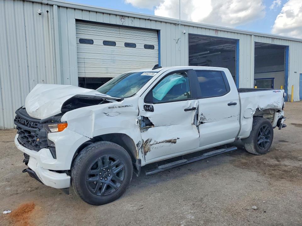 2025 CHEVROLET SILVERADO - Търг №61443176