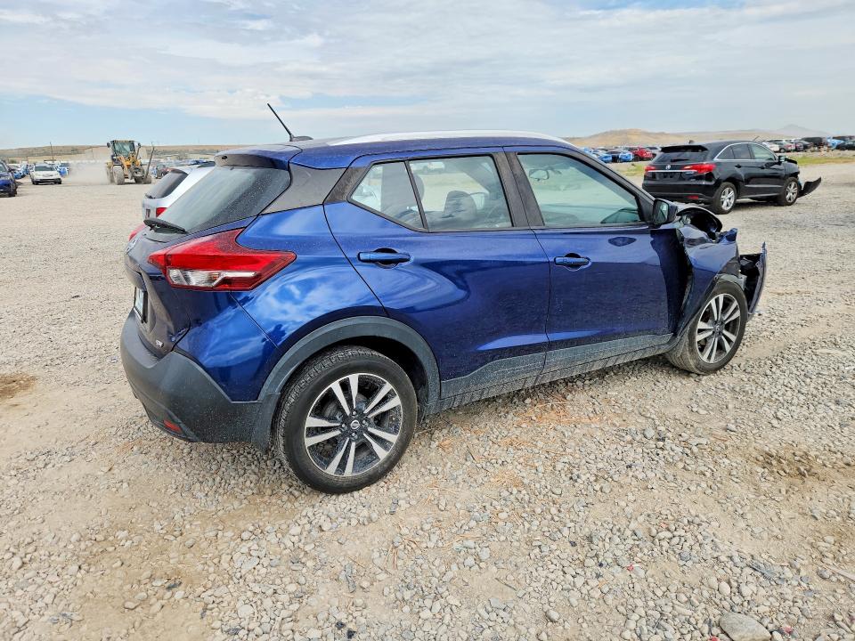 Снимка 3 от търг – 2019 NISSAN KICKS с VIN 3N1CP5CU3KL491936