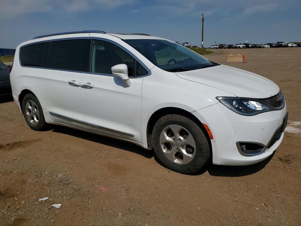 Photo 4 from auction – 2017 CHRYSLER PACIFICA with VIN 2C4RC1EGXHR810859