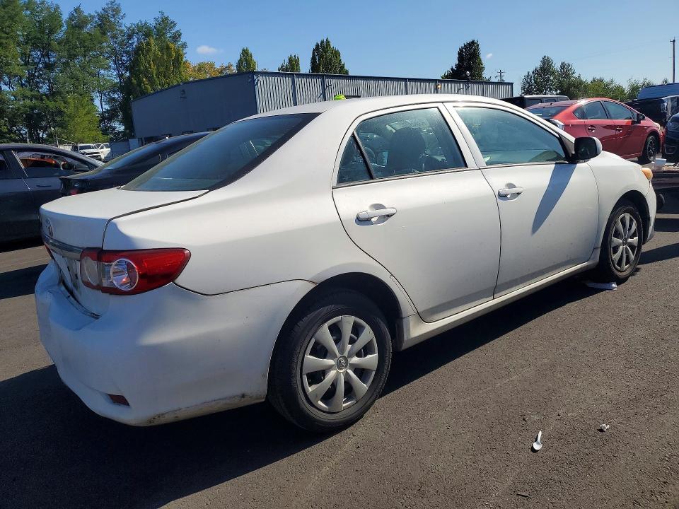 Photo 3 from auction – 2013 TOYOTA COROLLA with VIN 2T1BU4EE8DC946884