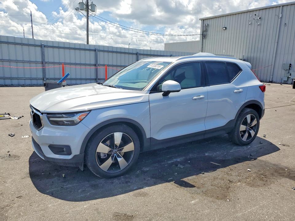 VOLVO XC40 2021 with VIN YV4162UK2M2403804 - Photo from auction