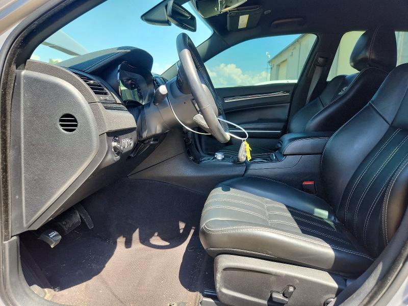 Photo 7 from auction – 2017 CHRYSLER 300 with VIN 2C3CCAGG3HH637618