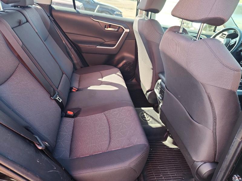 Photo 11 from auction – 2023 TOYOTA RAV4 with VIN JTMP1RFV9PD097012