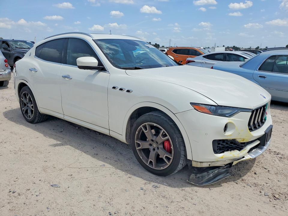 Photo 4 from auction – 2017 MASERATI LEVANTE with VIN ZN661XUL9HX260659