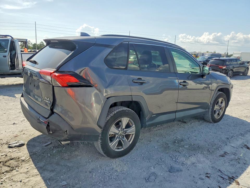 Photo 3 from auction – 2022 TOYOTA RAV4 with VIN 4T3RWRFV1NU061261