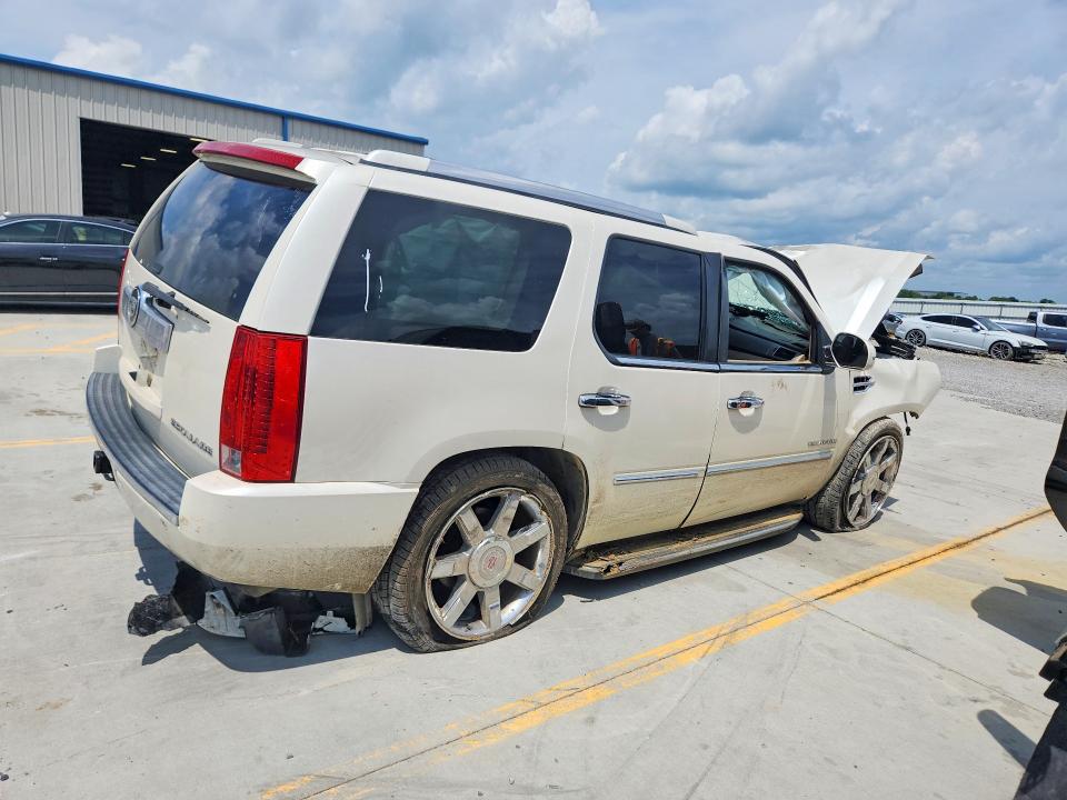 Photo 3 from auction – 2011 CADILLAC ESCALADE with VIN 1GYS4BEF7BR126709