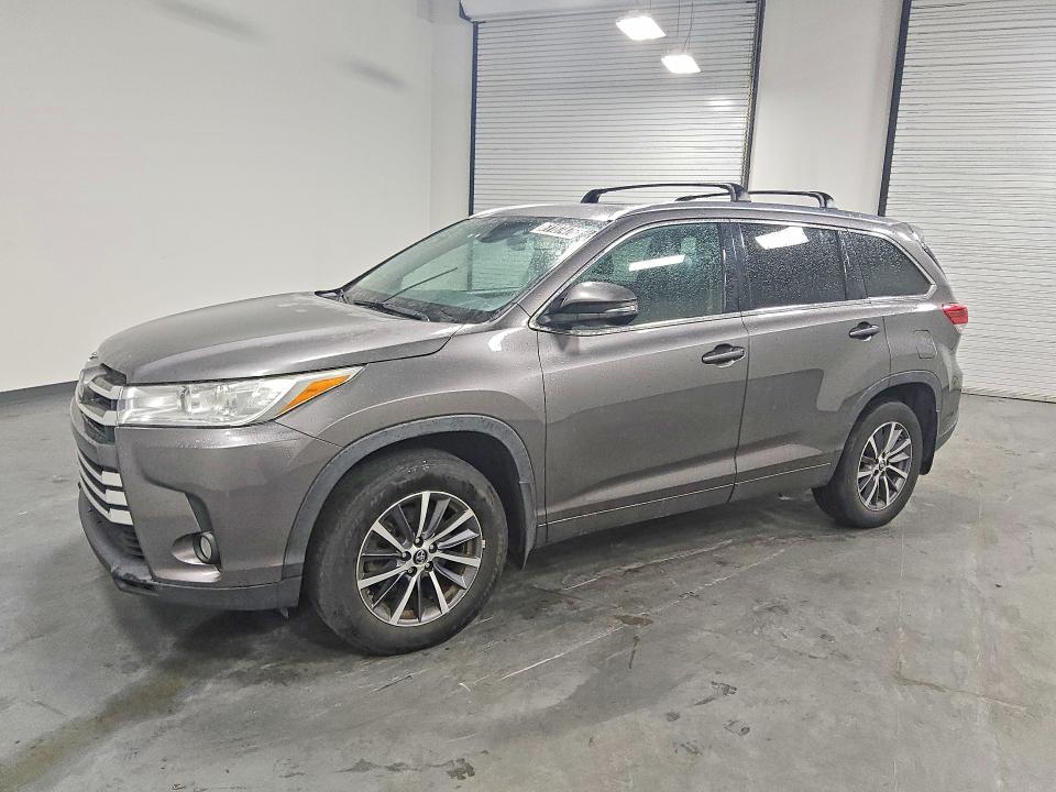 Zdjęcie 1 z aukcji – 2018 TOYOTA HIGHLANDER z VIN 5TDJZRFH9JS888449