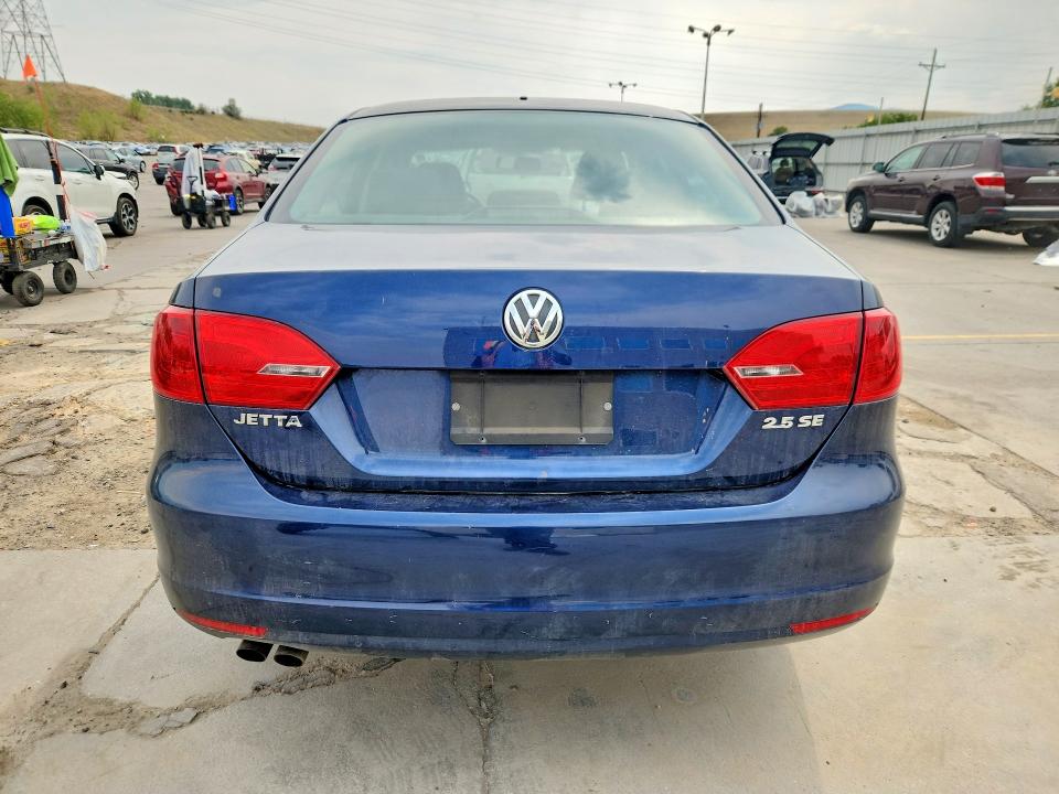 Photo 6 from auction – 2011 VOLKSWAGEN JETTA with VIN 3VWDZ7AJ1BM048403