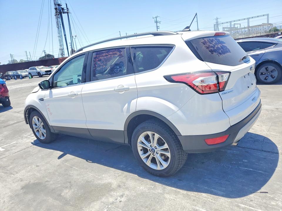 Photo 2 from auction – 2018 FORD ESCAPE with VIN 1FMCU0HD7JUB13880