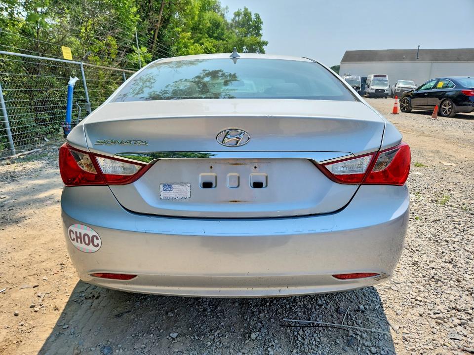 Photo 6 from auction – 2012 HYUNDAI SONATA with VIN 5NPEB4AC4CH329209
