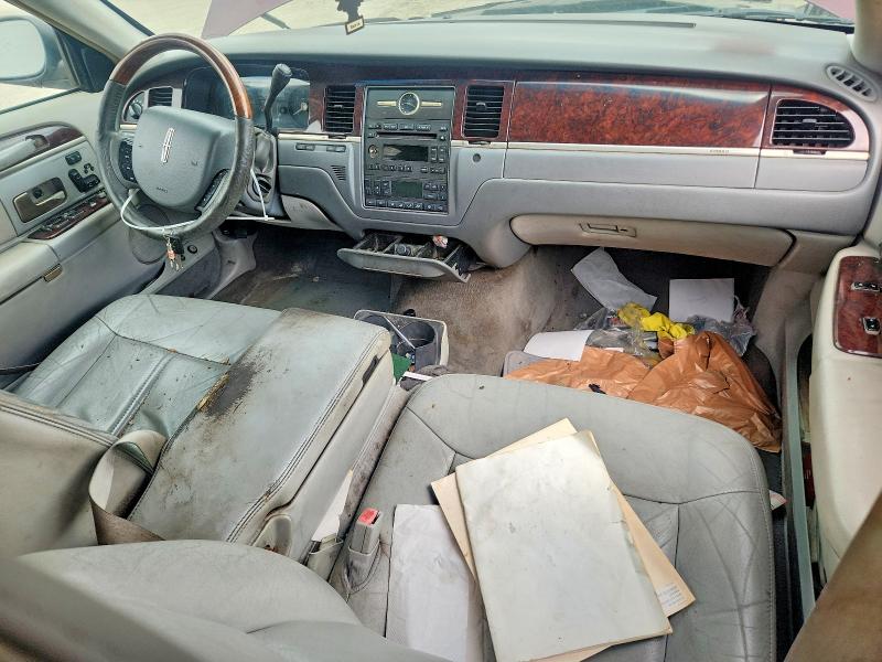 Zdjęcie 8 z aukcji – 2006 LINCOLN TOWN CAR z VIN 1LNHM82V76Y636435