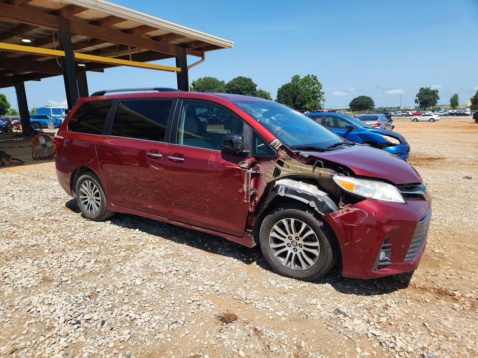 Photo 4 from auction – 2019 TOYOTA SIENNA with VIN 5TDYZ3DC8KS989602