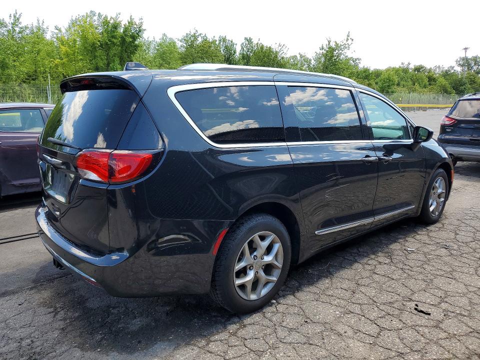 Photo 3 from auction – 2018 CHRYSLER PACIFICA with VIN 2C4RC1EG1JR271098