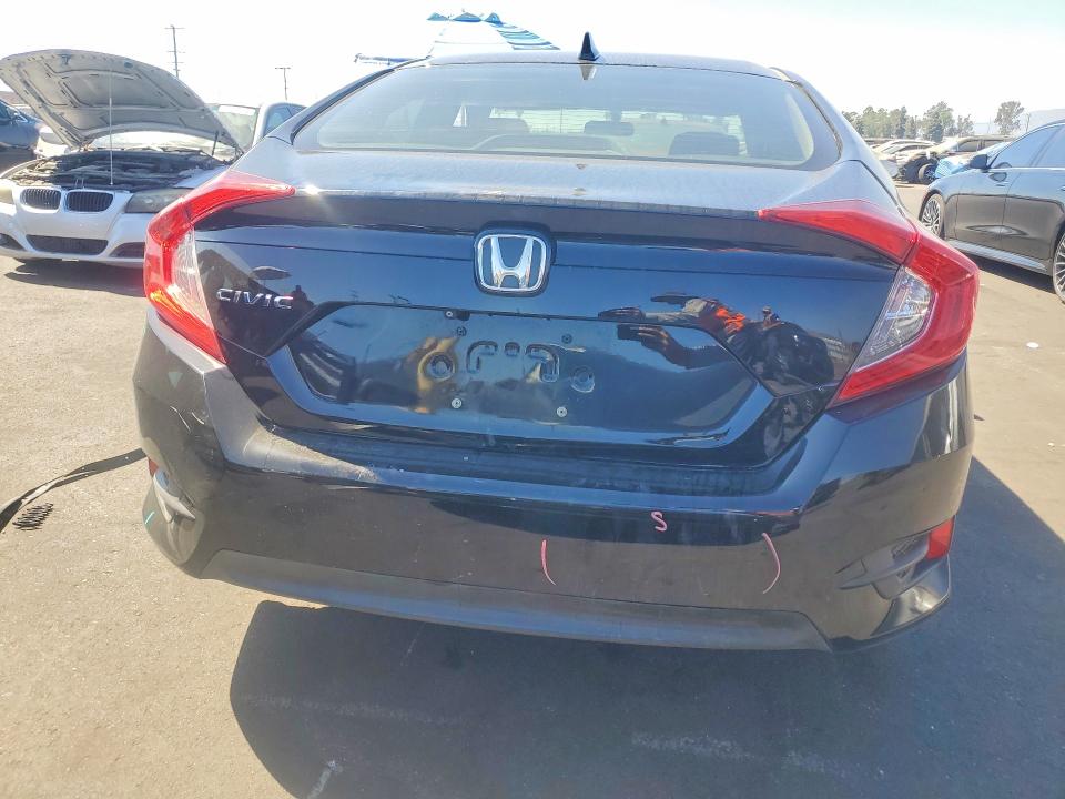 Photo 6 from auction – 2017 HONDA CIVIC with VIN 2HGFC2F77HH562309